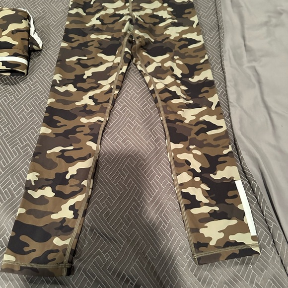 Zyia Soft N Snug Camo Set - Picture 5 of 7